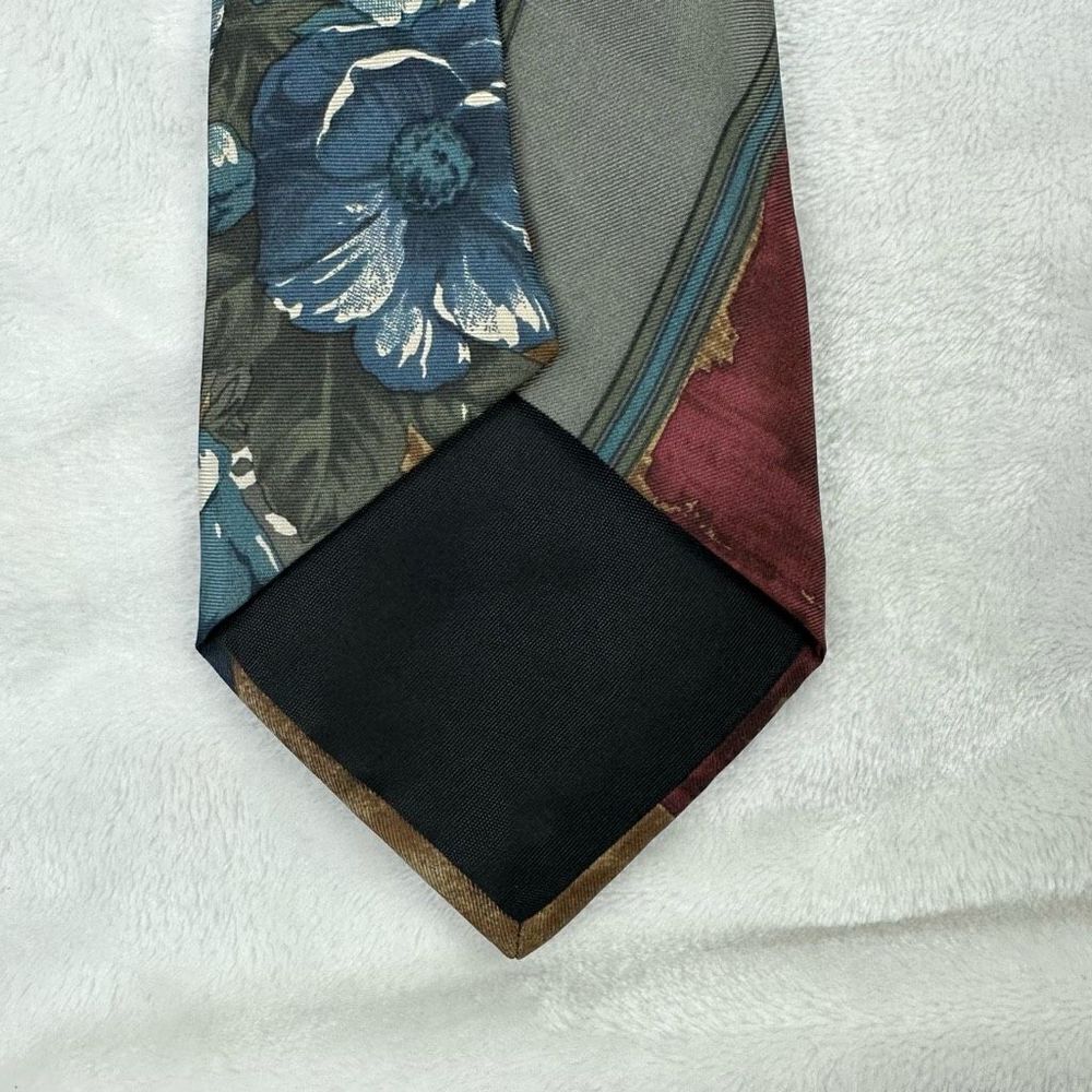 Oak tree Silk Necktie - Picture 2 of 5